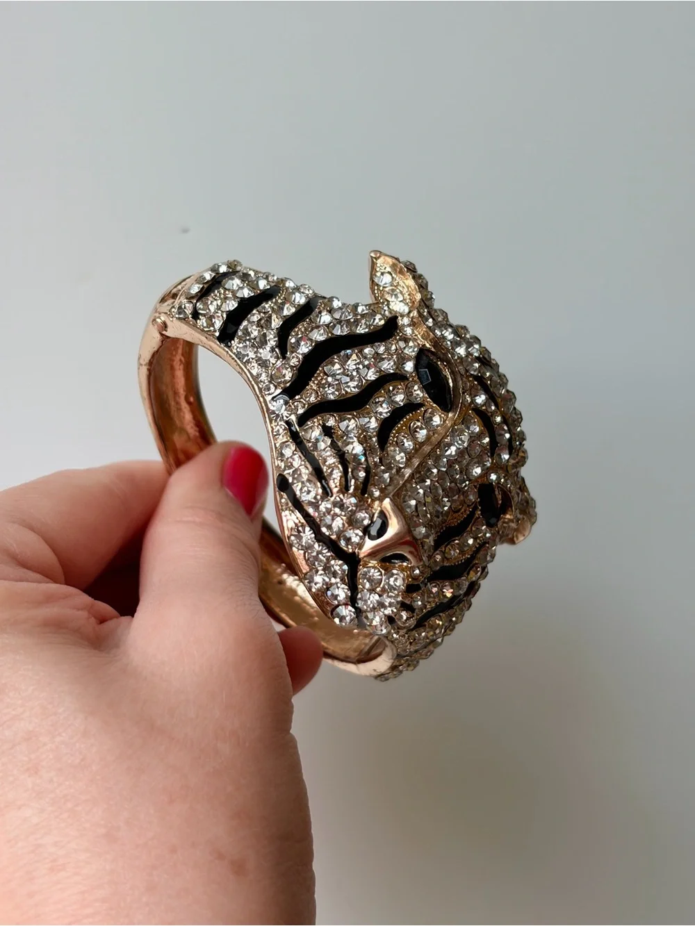 Vintage Crystal Tiger Head Bracelet - Gold Tone with Black and Clear Accents